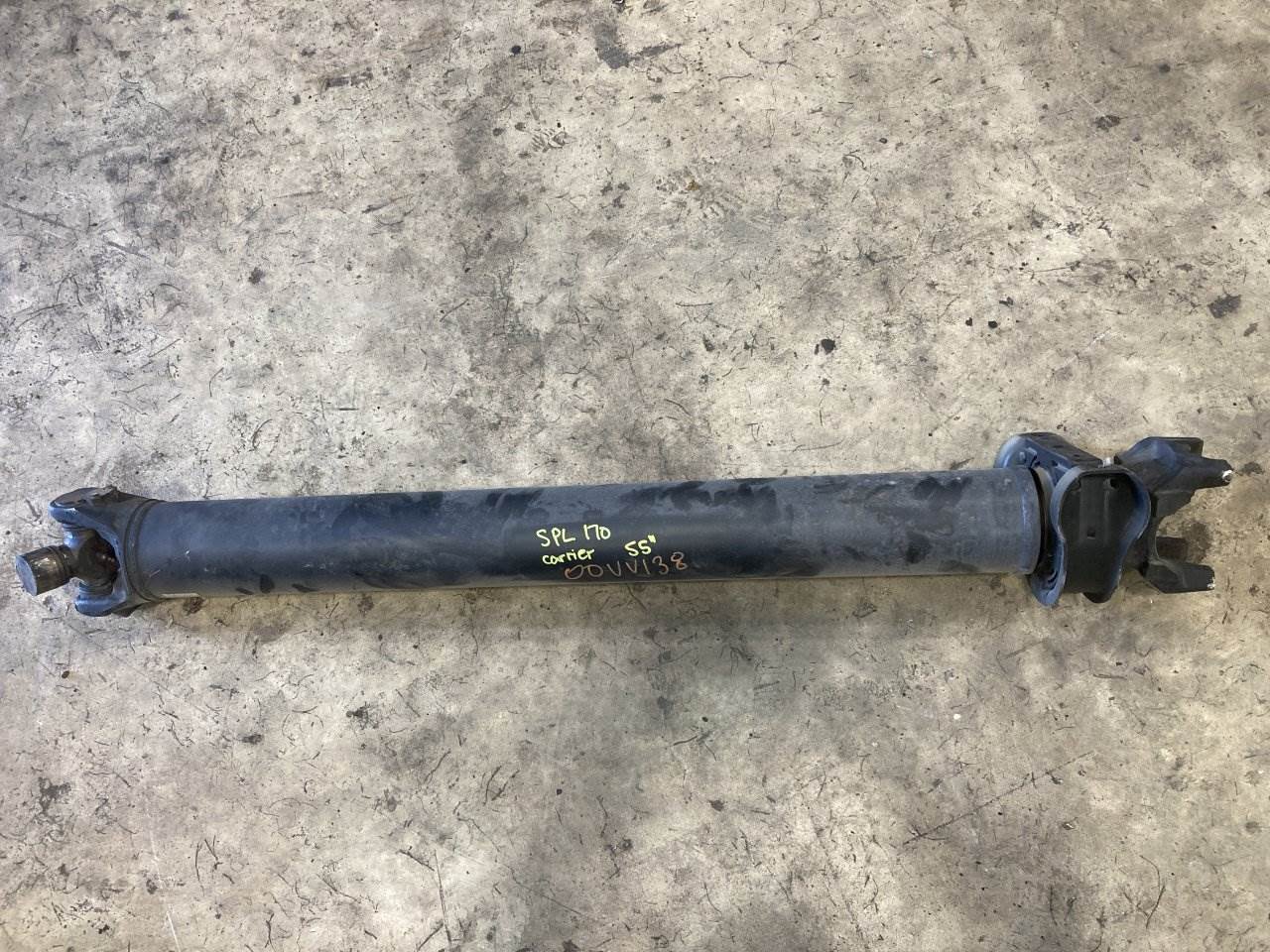 2000 Spicer RDSSPL170 Rear Drive Shaft for a Volvo VNL For Sale