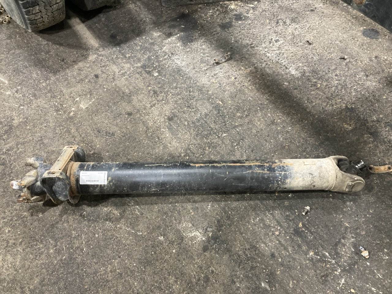 1998 Spicer RDSSPL70 Rear Drive Shaft for a Volvo VNL For Sale