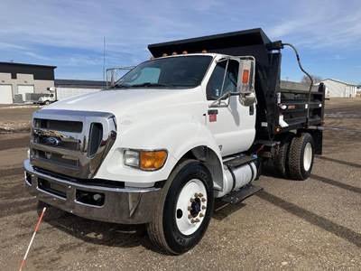 Ford F-750 Single Axle Dump Truck - Cummins 250HP, 6 Speed Automatic, 10' Dump