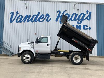 Ford F-750 Single Axle Dump Truck - 6.8L TRITON V10 362HP, Automatic, 10' Dump