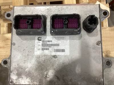 Cummins ISL Engine Control Module (ECM) for a Kenworth T440