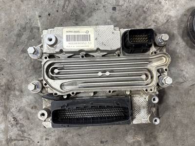 Detroit DD15 Engine Control Module (ECM) for a Freightliner Cascadia