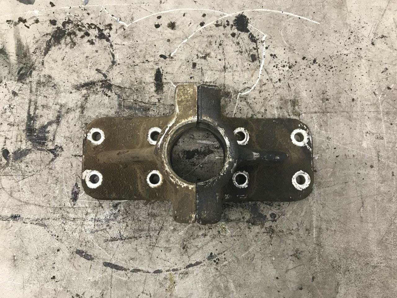 1981 Caterpillar 3208 Engine Mount for a Ford LN8000 For Sale Kansas