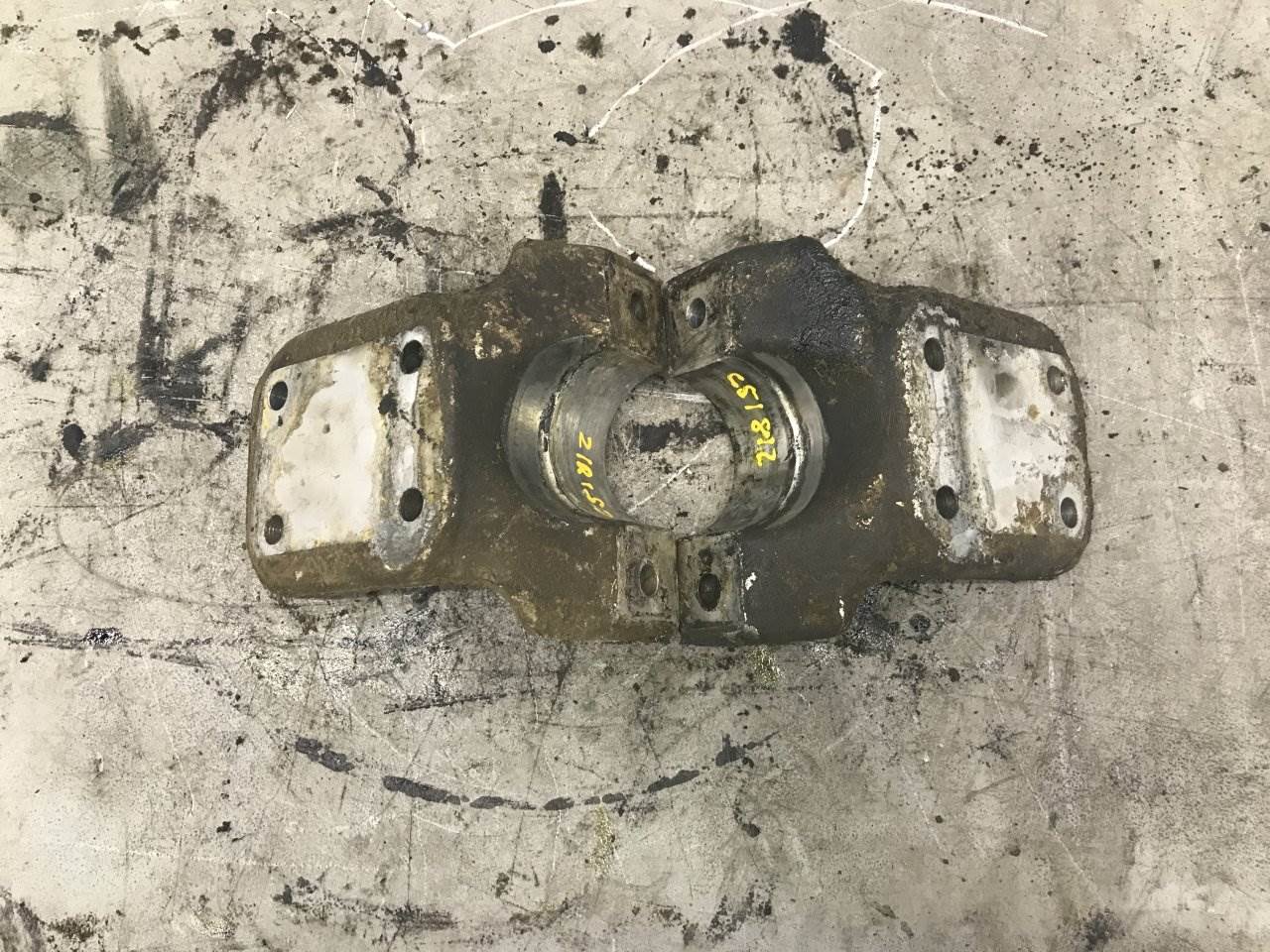 1981 Caterpillar 3208 Engine Mount for a Ford LN8000 For Sale Kansas