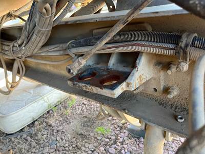 Caterpillar 3406E Engine Mount for a Western Star 4900FA