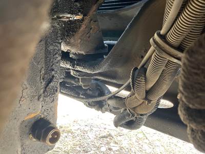 Caterpillar C12 Engine Mount for a Kenworth T2000