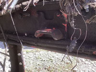 Caterpillar C13 Engine Mount for a Kenworth T800