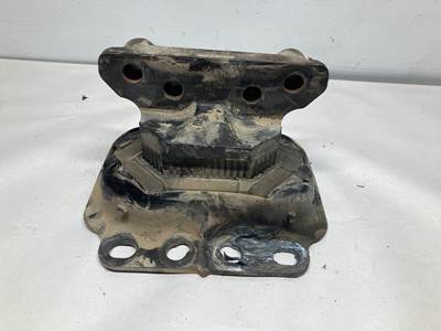 Cummins ISX15 Engine Mount for a Kenworth T680