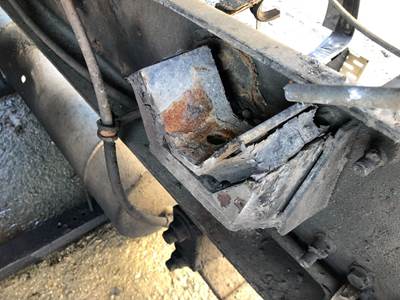 Cummins N14 CELECT PLUS Engine Mount for a International 9400