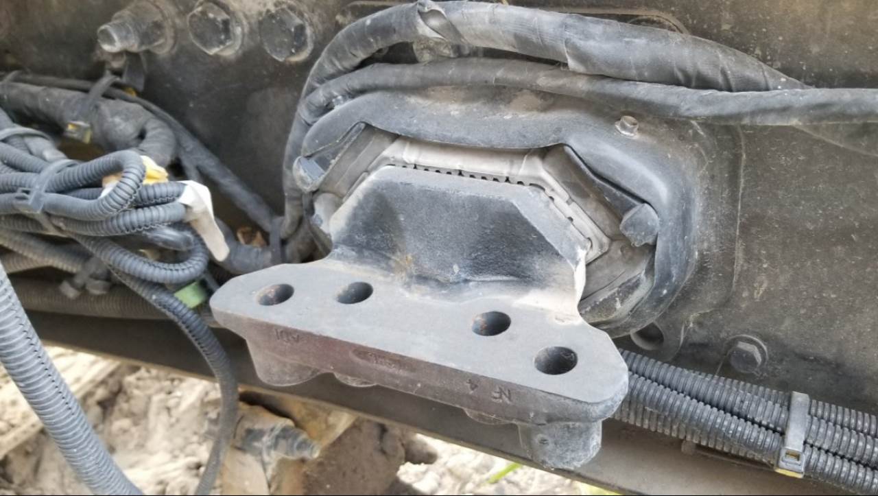 2018 Cummins X15 Engine Mount for a Peterbilt 579 For Sale Council
