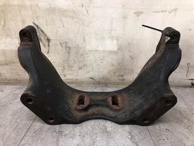 Detroit DD13 Engine Mount for a Freightliner Cascadia