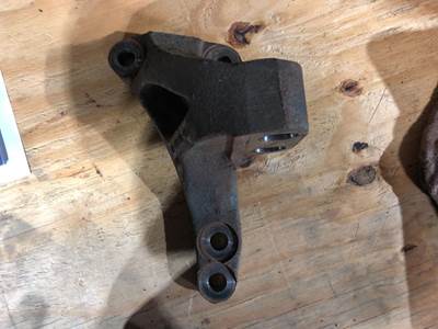 Detroit DD15 Engine Mount for a Freightliner Cascadia