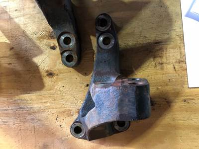 Detroit DD15 Engine Mount for a Freightliner Cascadia