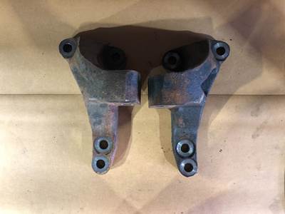 Detroit DD15 Engine Mount for a Freightliner Cascadia