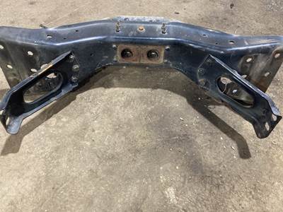 Detroit DD15 Engine Mount for a Freightliner Cascadia