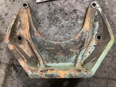 Detroit Series 60 14.0L Engine Mount for a Freightliner C120 Century