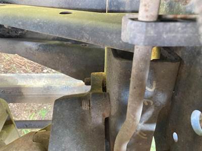 GMC 8.1L Engine Mount for a Chevrolet C7500