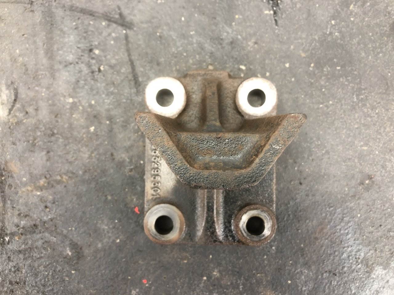 International DT466E Engine Mount For Sale Spencer, IA 3532953C1