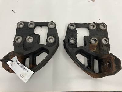 International MaxxForce 13 Engine Mount for a International Prostar