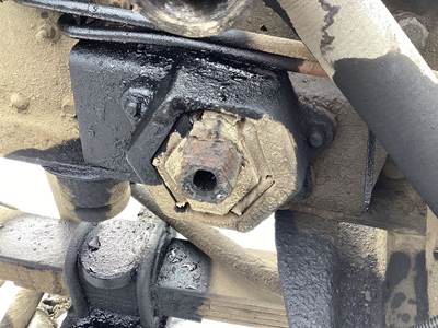 Isuzu 6HK1 Engine Mount for a Chevrolet C8500