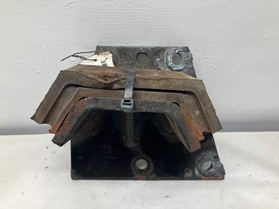Paccar PX-6 Engine Mount for a Kenworth T370