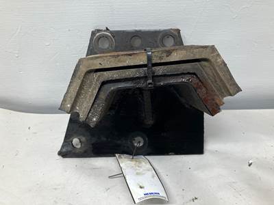 Paccar PX-6 Engine Mount for a Kenworth T370