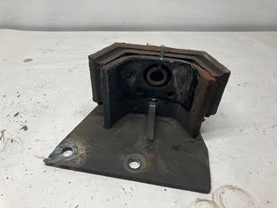 Paccar PX-7 Engine Mount for a Kenworth T270
