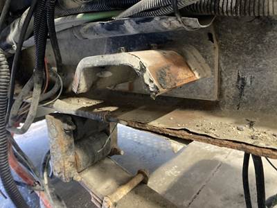 Paccar PX-9 Engine Mount for a Kenworth T370