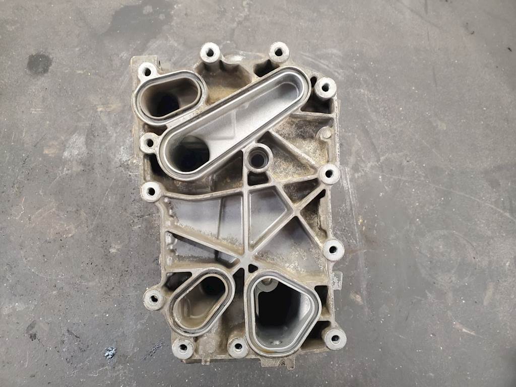 Paccar Oil Filter Housing