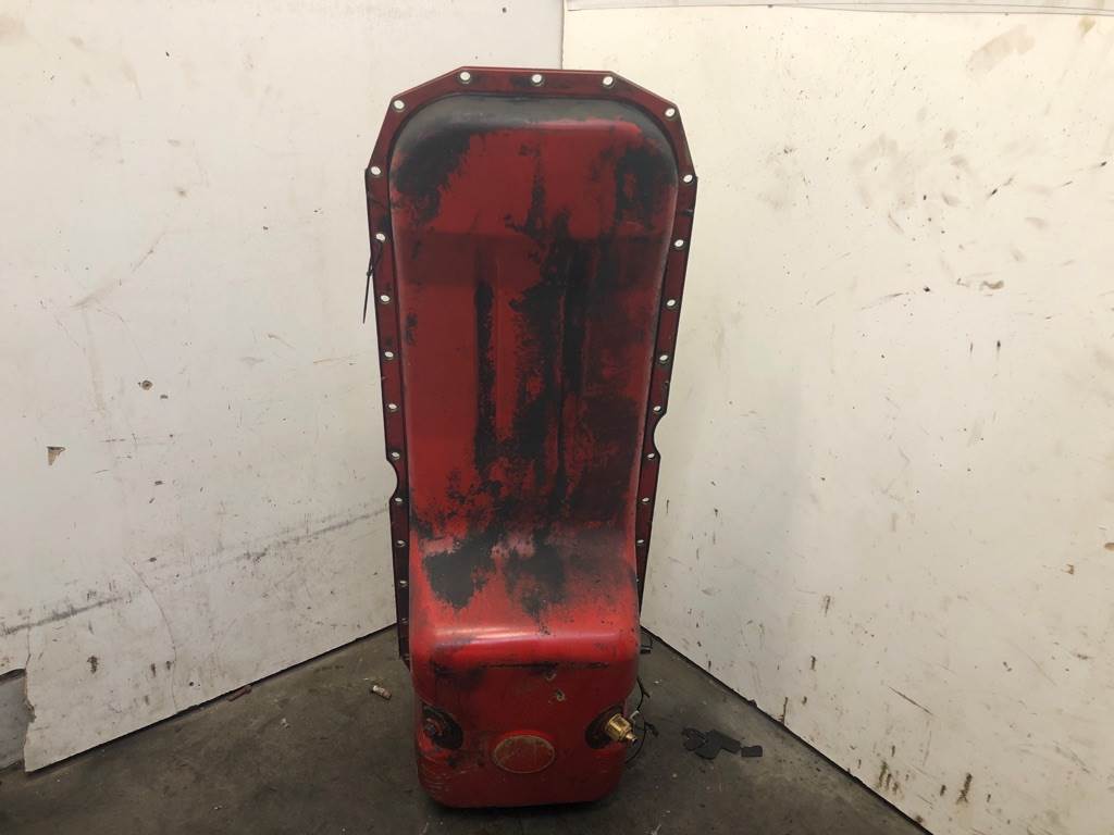 2004 Cummins ISX Engine Oil Pan for a International 9400 For Sale