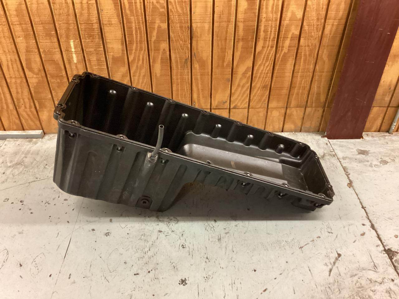2014 Detroit DD13 Engine Oil Pan for a Freightliner Cascadia For Sale