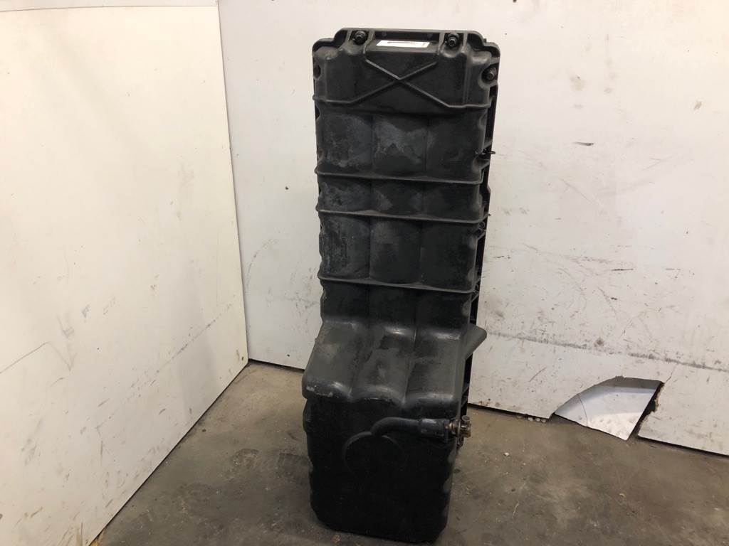 2013 Detroit DD15 Engine Oil Pan for a Freightliner Cascadia For Sale