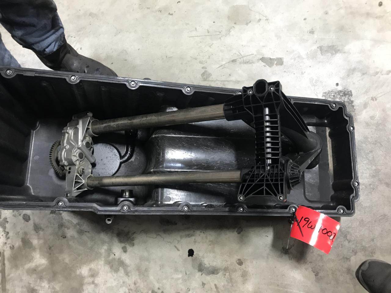 2019 Detroit DD15 Engine Oil Pan for a Freightliner Cascadia For Sale