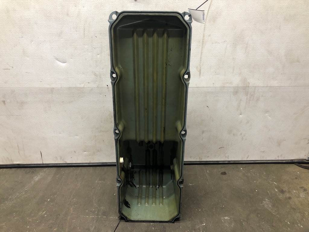 1999 Detroit Series 60 12.7L Engine Oil Pan for a Freightliner FLD120
