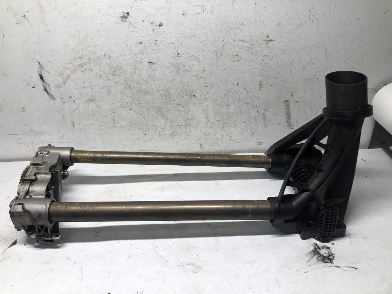 2015 Detroit DD15 Engine Oil Pump for a Freightliner Cascadia For Sale