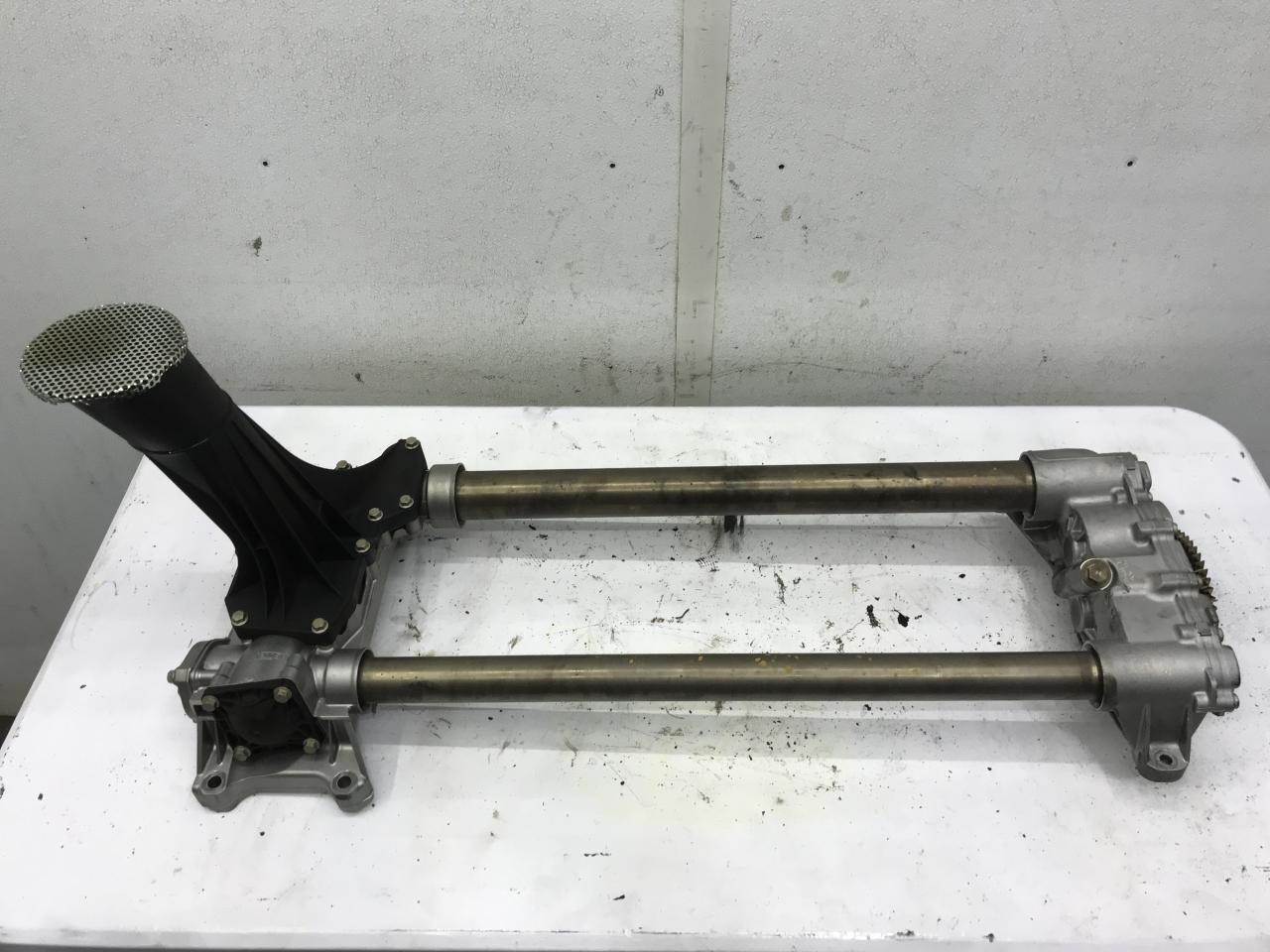 2011 Detroit DD15 Engine Oil Pump for a Freightliner Cascadia For Sale