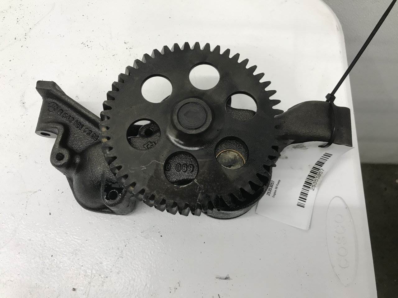 2005 MercedesBenz MBE 4000 Engine Oil Pump for a Freightliner Columbia