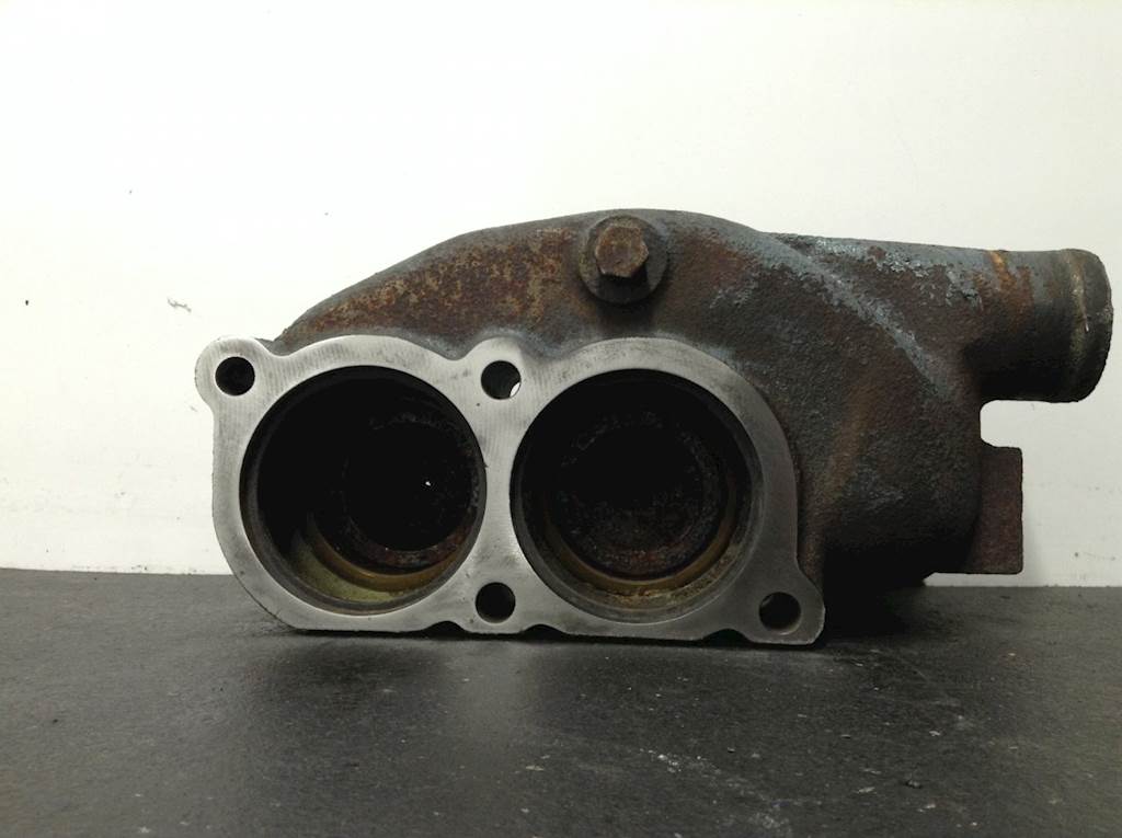 Detroit Series 60 12.7L Engine Thermostat Housing for a WESTERN STAR