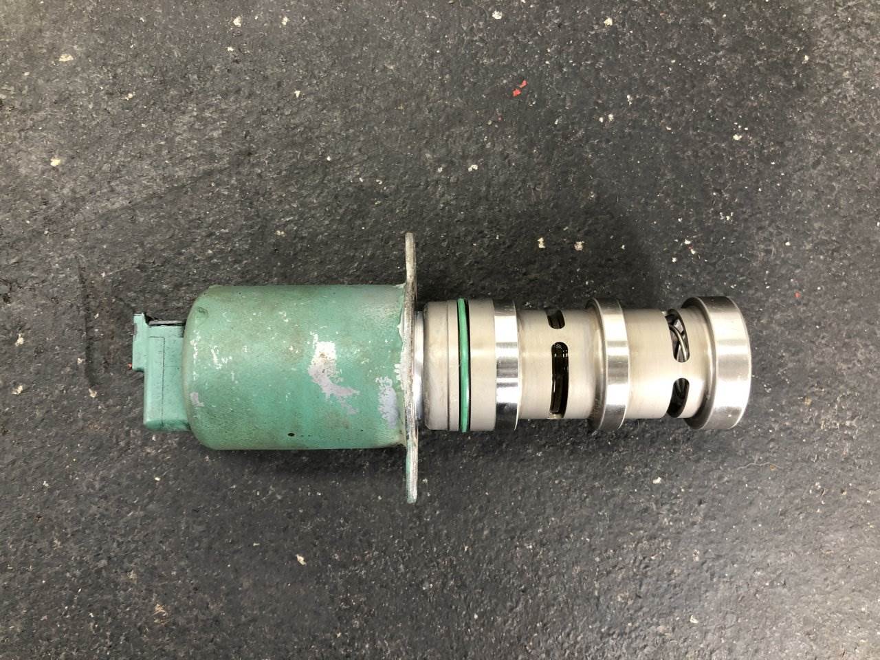 Volvo D13 Engine Thermostat For Sale Spencer, IA 21274822