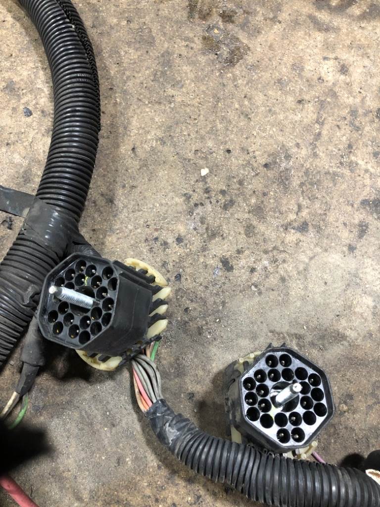 2002 Caterpillar C12 Engine Wiring Harness for a International 9100 For Sale Des Moines, IA