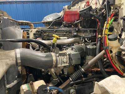 Detroit DD13 Engine