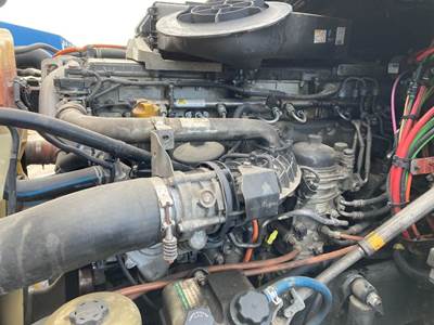 Detroit DD15 Engine for a Freightliner Cascadia
