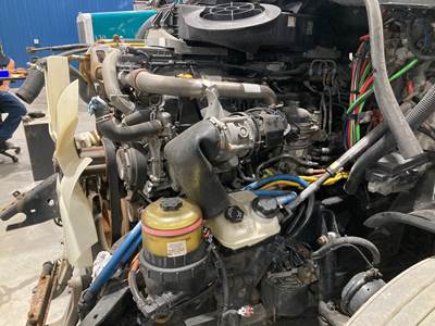 Detroit DD15 Engine for a Freightliner Cascadia
