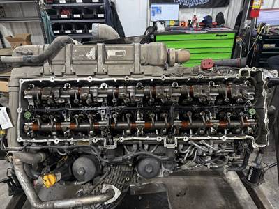 Detroit DD15 Engine for a Freightliner Cascadia