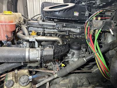 Detroit DD15 Engine for a Freightliner Cascadia