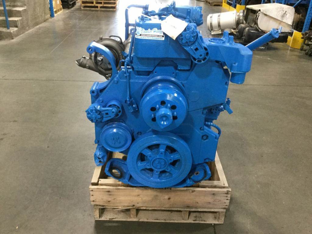 2002 International DT466E Engine for a INTERNATIONAL 4400 For Sale
