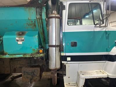 Ford LN7000 Exhaust Assembly