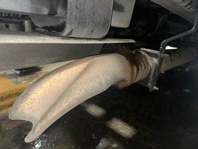 Freightliner Cascadia Exhaust Assembly