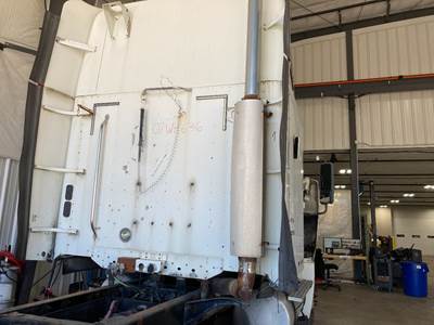 Freightliner Columbia 120 Exhaust Assembly