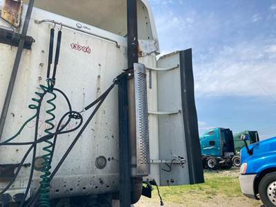 Freightliner Columbia 120 Exhaust Assembly